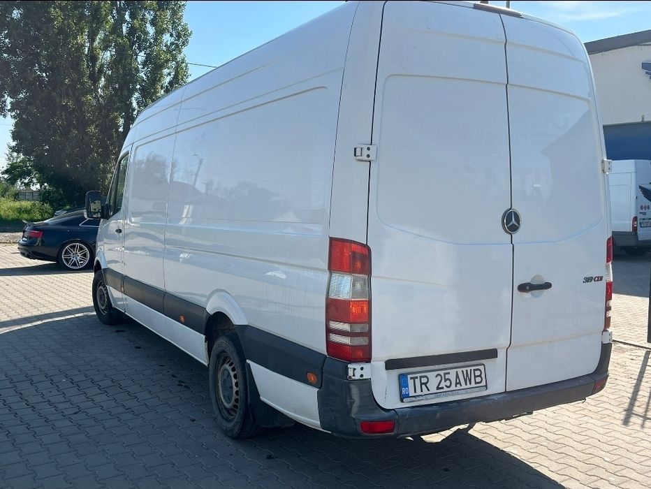 Vând autoutilitare (Ford, Mercedes, Renault)