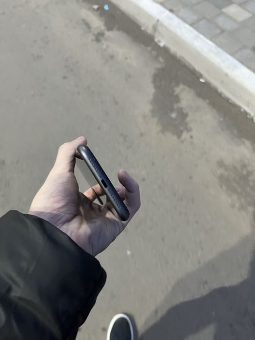 iPhone 11 128ГБ продам
