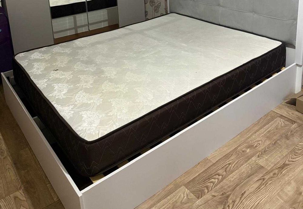 Продам матрац 150*190 почти новый!