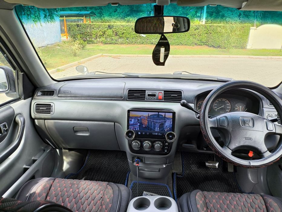 Продаю машину Honda CR-V