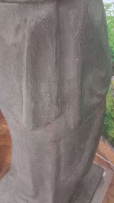 Стара бронзова статуя " Дева Мария с Плащеницата"