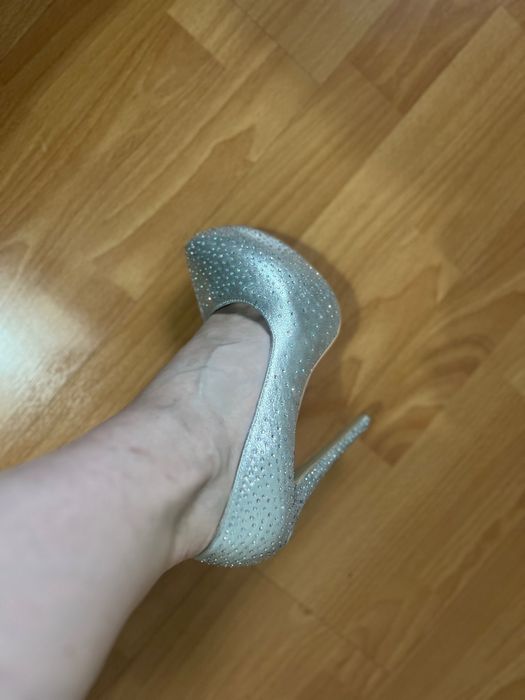 Продам новые туфли