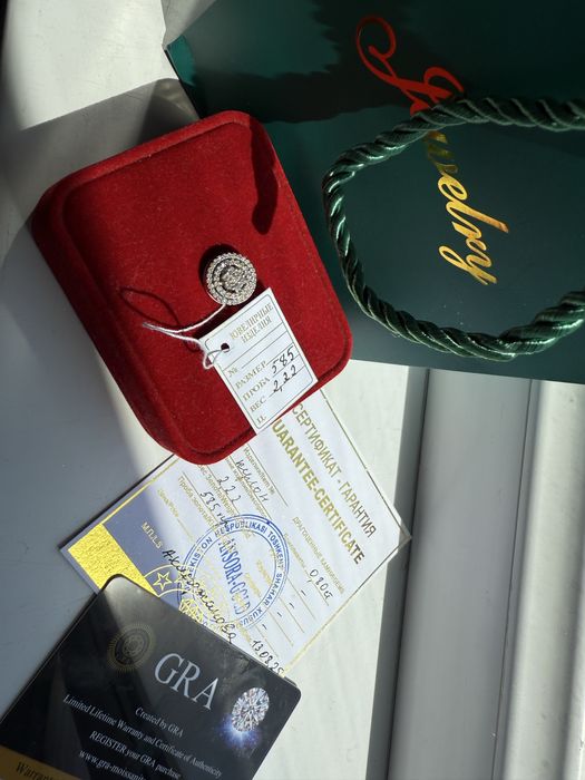 Продаю шикарный кулон подвес  бриллиантами белое золото 585 0.80 карат