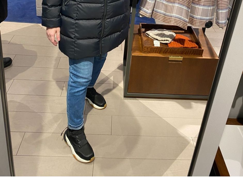 Кроссовки женские