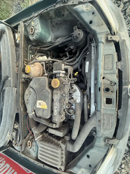 Opel Corsa B 1.2 на части