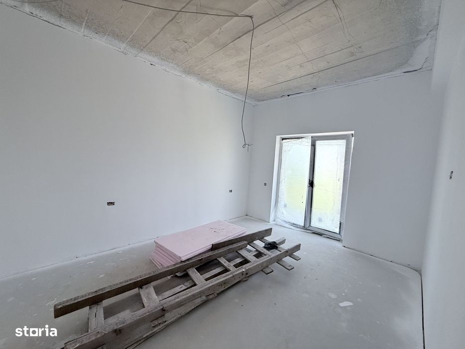 Duplex deosebit, 5 camere, curte generoasa, zona Safirului-Gladiolelor