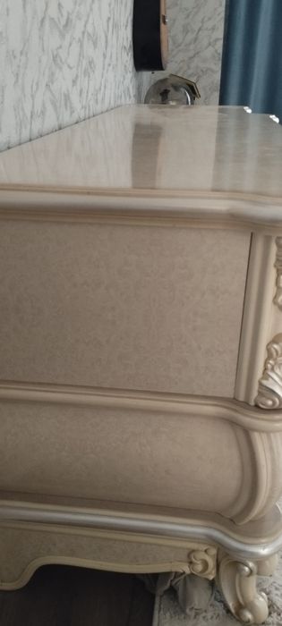 Продам тумбу под телевизор