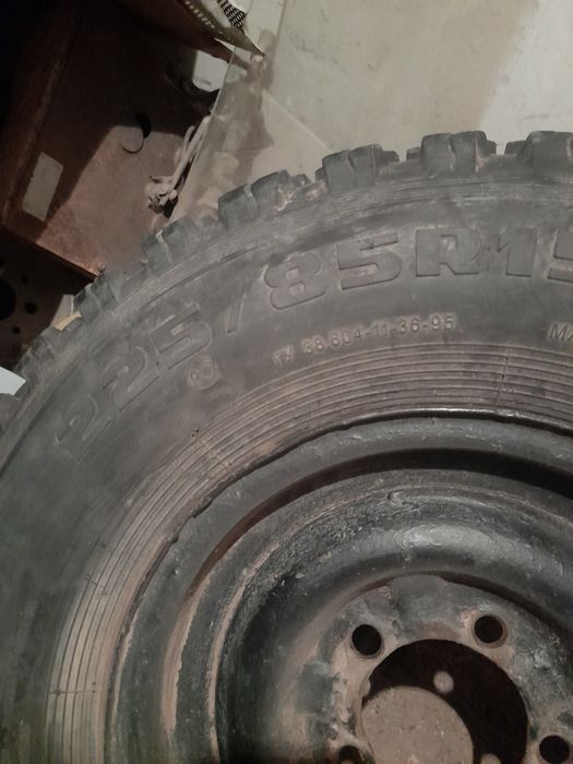 Продам шины 225,85р15