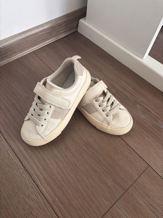 Adidasi H&M, marimea 28