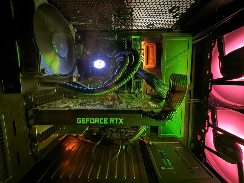 Компютър RTX 2070 Super, i7 9700K, 16 GB RAM