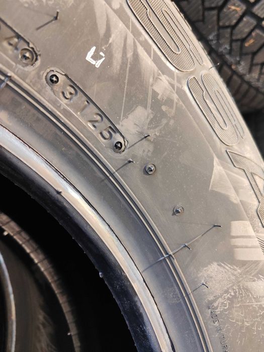 Зимни гуми 225/70/15С Lassa