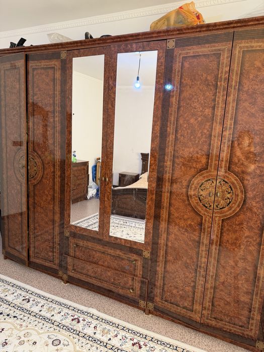 Продам спальный гарнитур 180/200