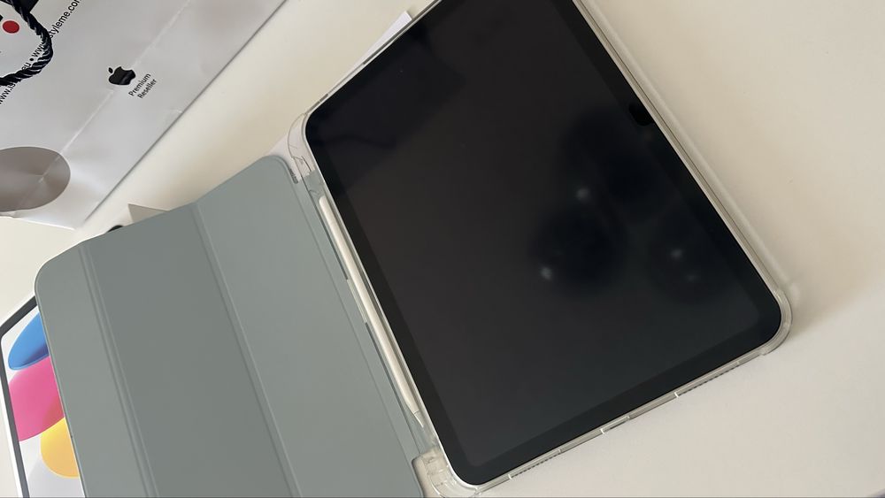 iPad 10th Gen 64 GB Wi-Fi + Apple Pencil (в гаранция)