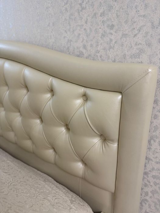 Кровать в хорошем состоянии.