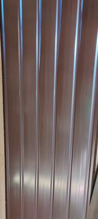 Vand tablă cutata maro