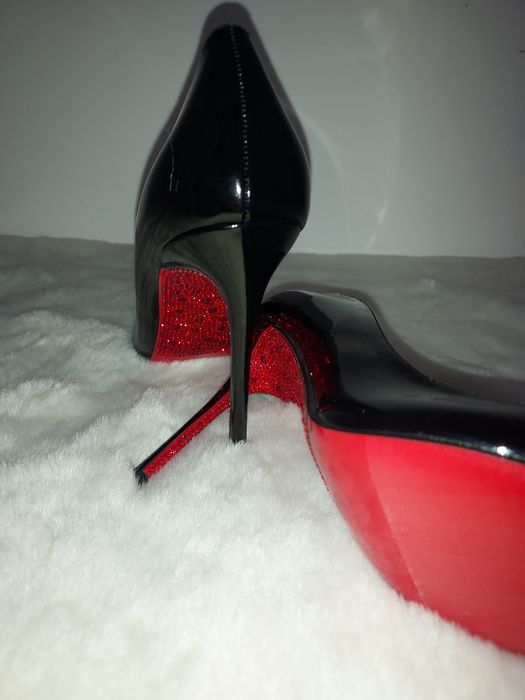 Christian Louboutin So Kate 10