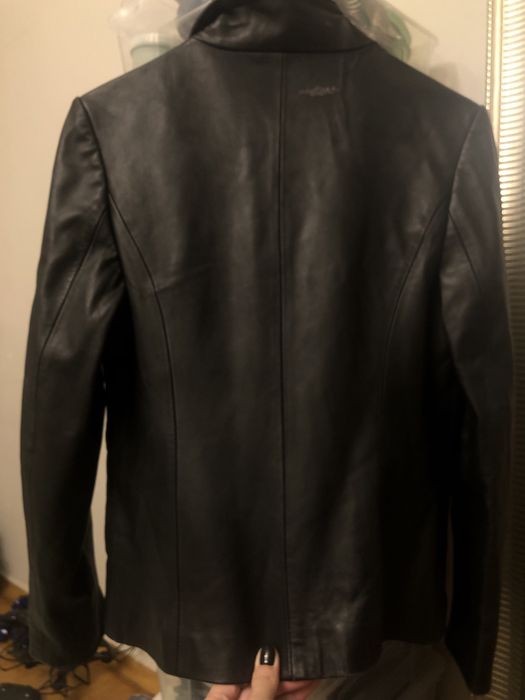 Коженая куртка (Абая Манаса)