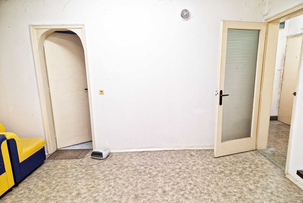 ПРОДАВАМ АПАРТАМЕНТНА СТРАТЕГИЧЕСКО МЕСТО В ЦЕНТЪРА НА АЙТОС