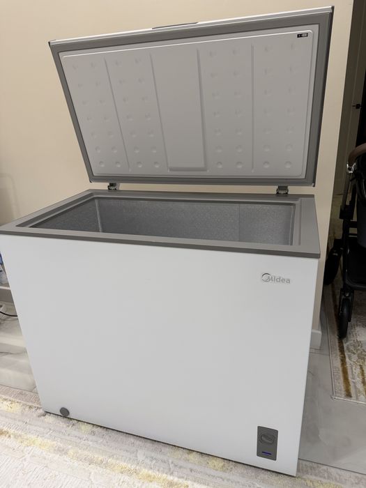 Морозильник Midea 249 л