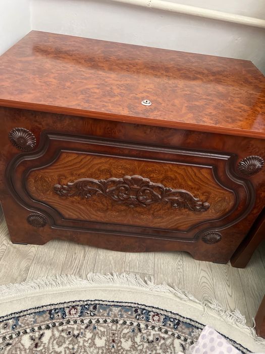 Сундук деревянный