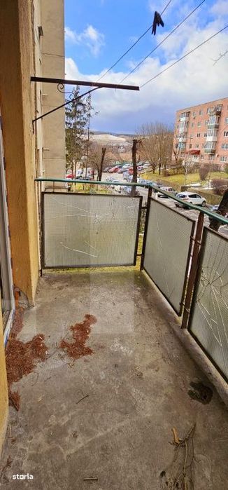 Apartament cu 3 camere, 72 mp, etaj 1, ideal pentru renovare - Simeria