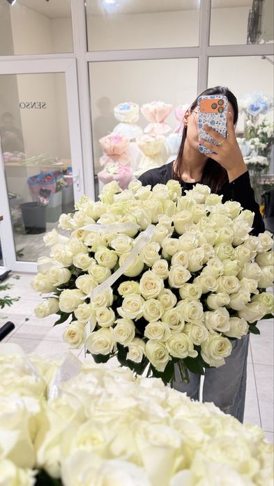 101 голландские розы белые