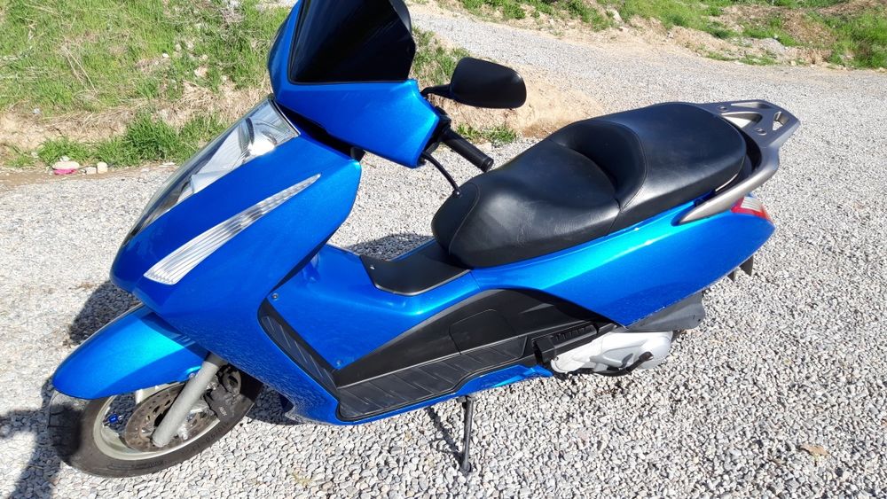 Скутер Honda pantheon