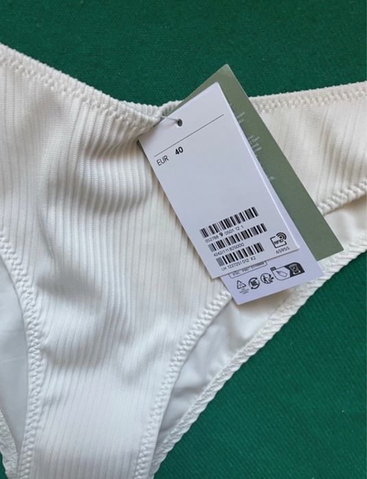 Slip de baie nou cu etichetă