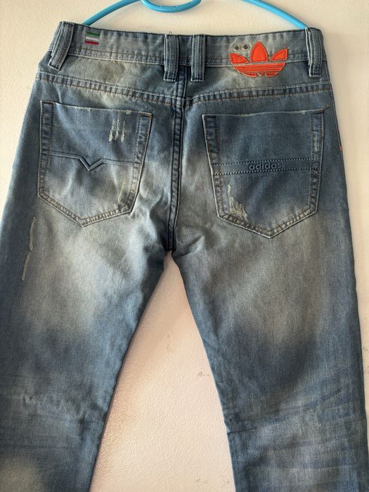 Мъжки дънки Diesel vs Adidas