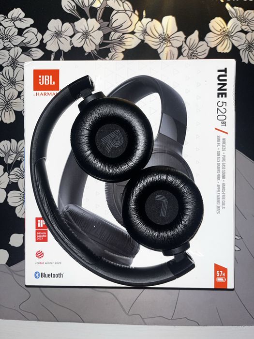 Продам наушники jbl 520