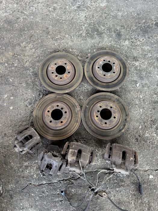 Предни дискове BMW e46 330 дизел