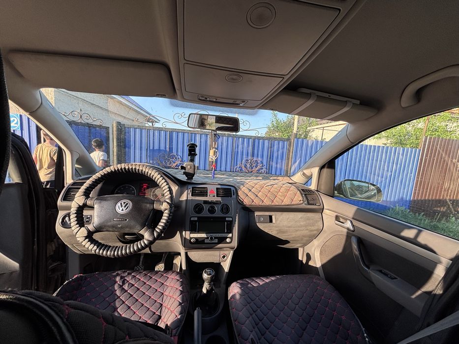 Volkswagen Touran Минивен