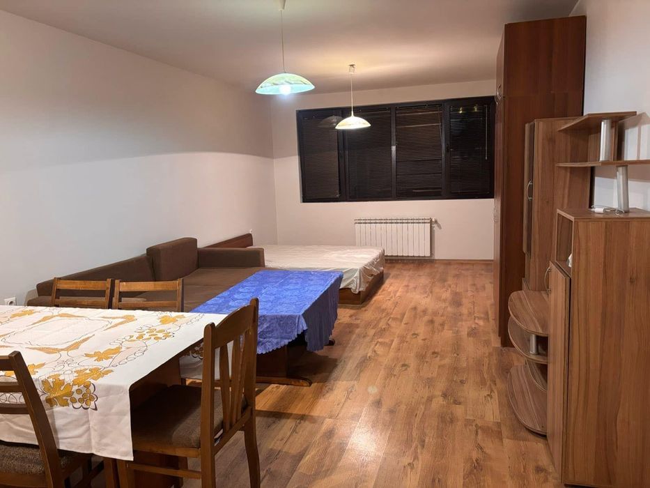 Тристаен апартамент в ж.к. Стрелбище.