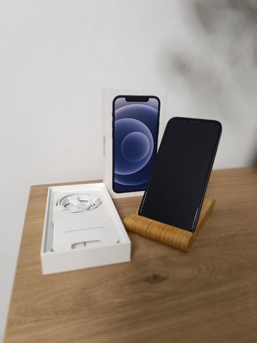 Продам iPhone 12