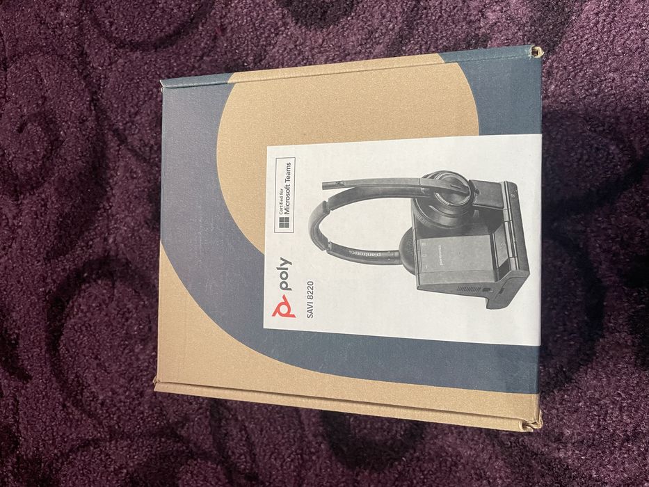 Poly savi 8220 слушалки bluetooth нови