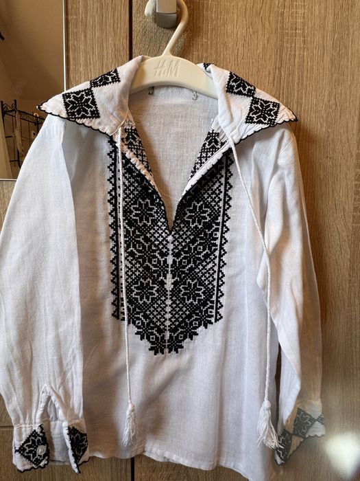 Camasa traditionala baieti, 3-4 ani, motiv floral negru