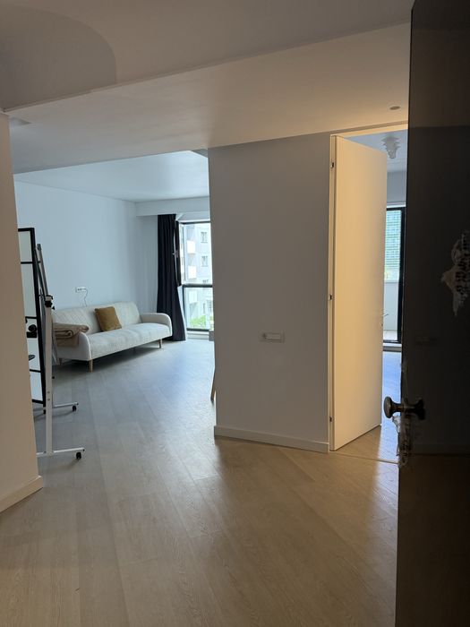 Inchiriez apartament 2 camere - CORTINA NORTH