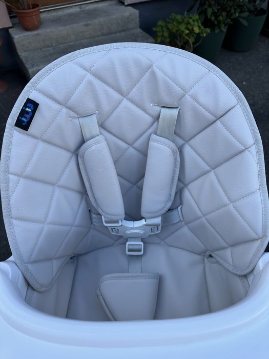 Scaun de masa bebe
