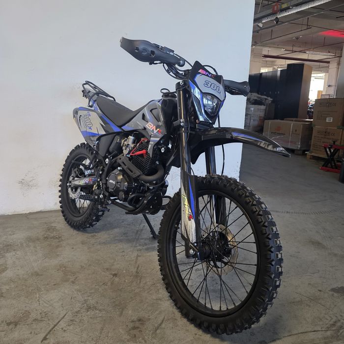 Cross Motocross BNK CB 300cc 4 Timpi Manual 5 trepte E-Start Kickstart Nou adus din Germania