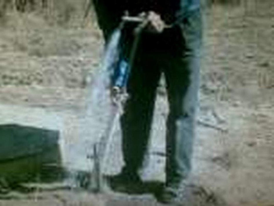 Pompa manuala apa fantana gradina din pvc