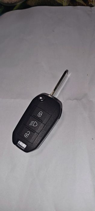 Ключ за Пежо или Ситроен