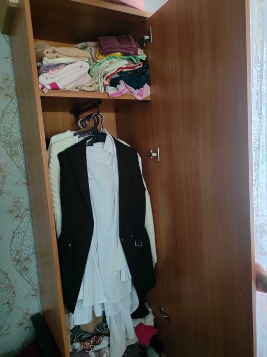 Продам шкаф пенал