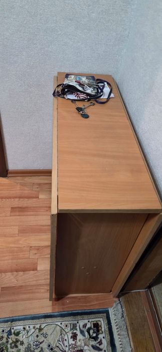 Продам стол книжка