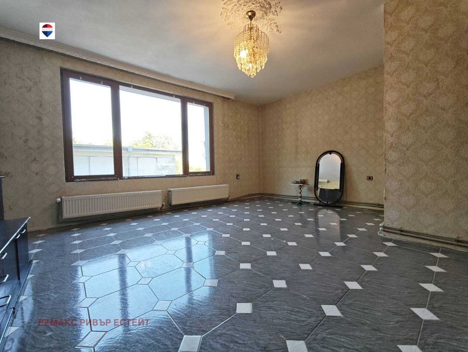 Продава се Четиристаен апартамент в Русе, Дружба 3 - 102 кв.м за 1519 €/кв.м - Снимка #7