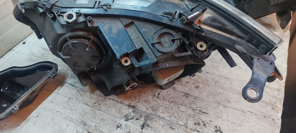Far BMW E60 E61 800lei bucata