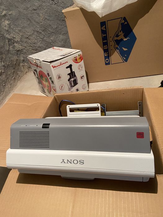 Проектор Sony