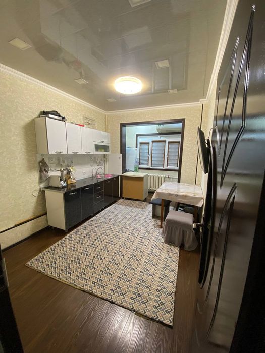 Срочно без маклера! 2 ком.  кв около дв. Лисунова. На Француском доме.