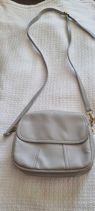 Кожена дамска чанта през рамо