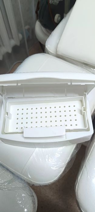 Продам стол для мастера и многое другое