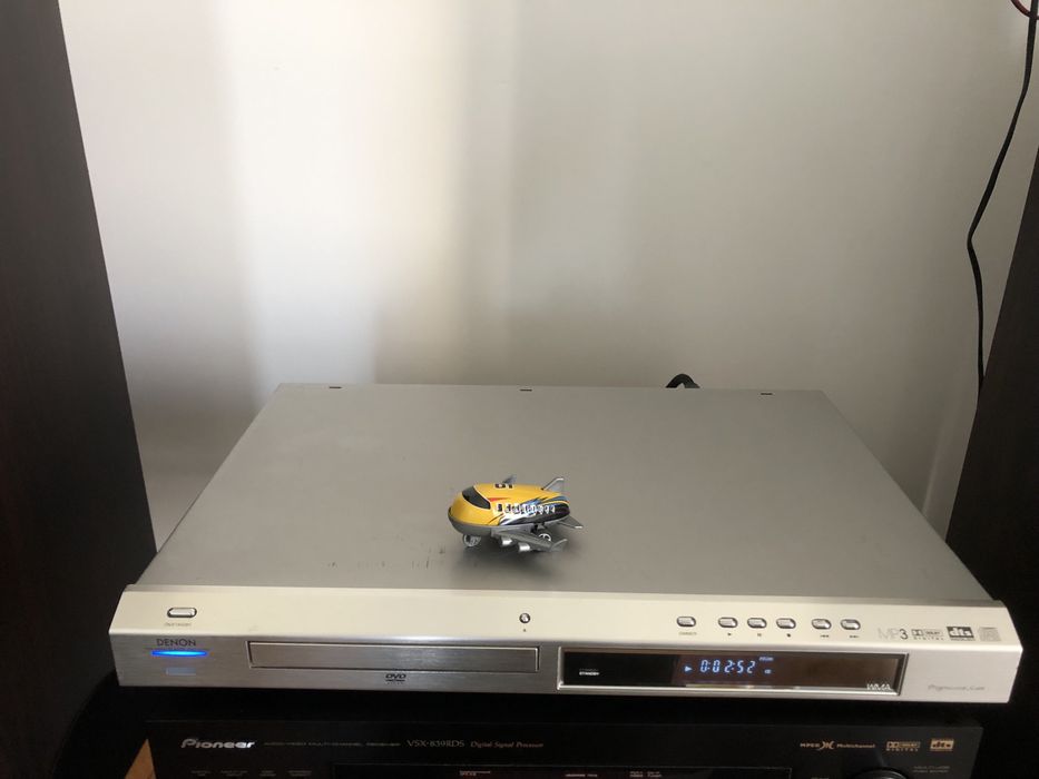 Denon DVD 550 SD - calitate audio-video superioara, design compact